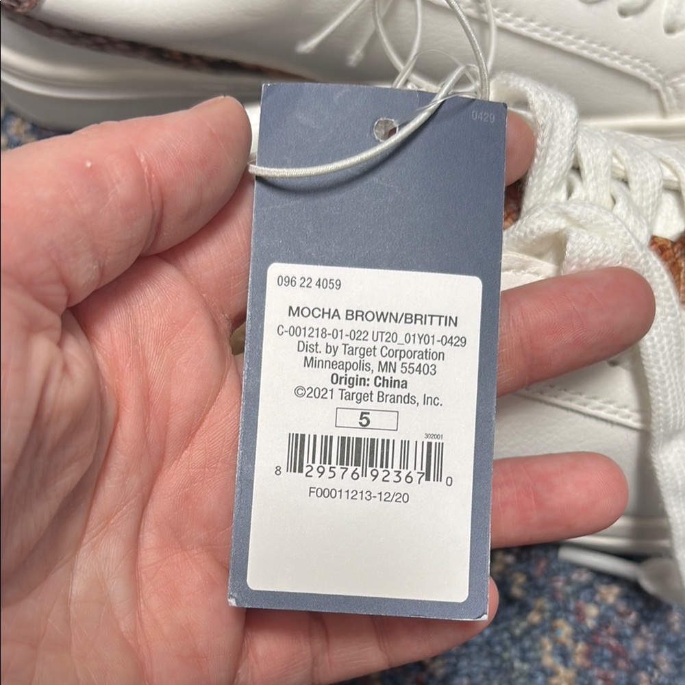 NWT Universal Thread White and Orange Sneakers with Fashionable Accents size 5 - Picture 5 of 16